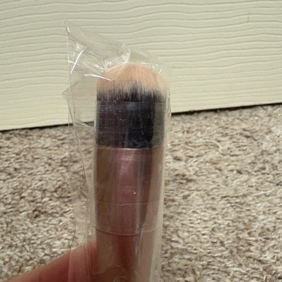 Ever Face 2 Foundation Brush vegan cruelty free synthetic bristles new in bag - Picture 7 of 9